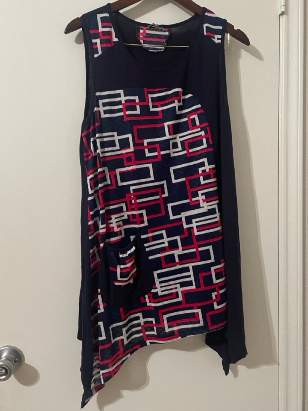 Aster by Firmiana Geometric Print Asymmetrical Sharkbite Hem Tunic Top XL